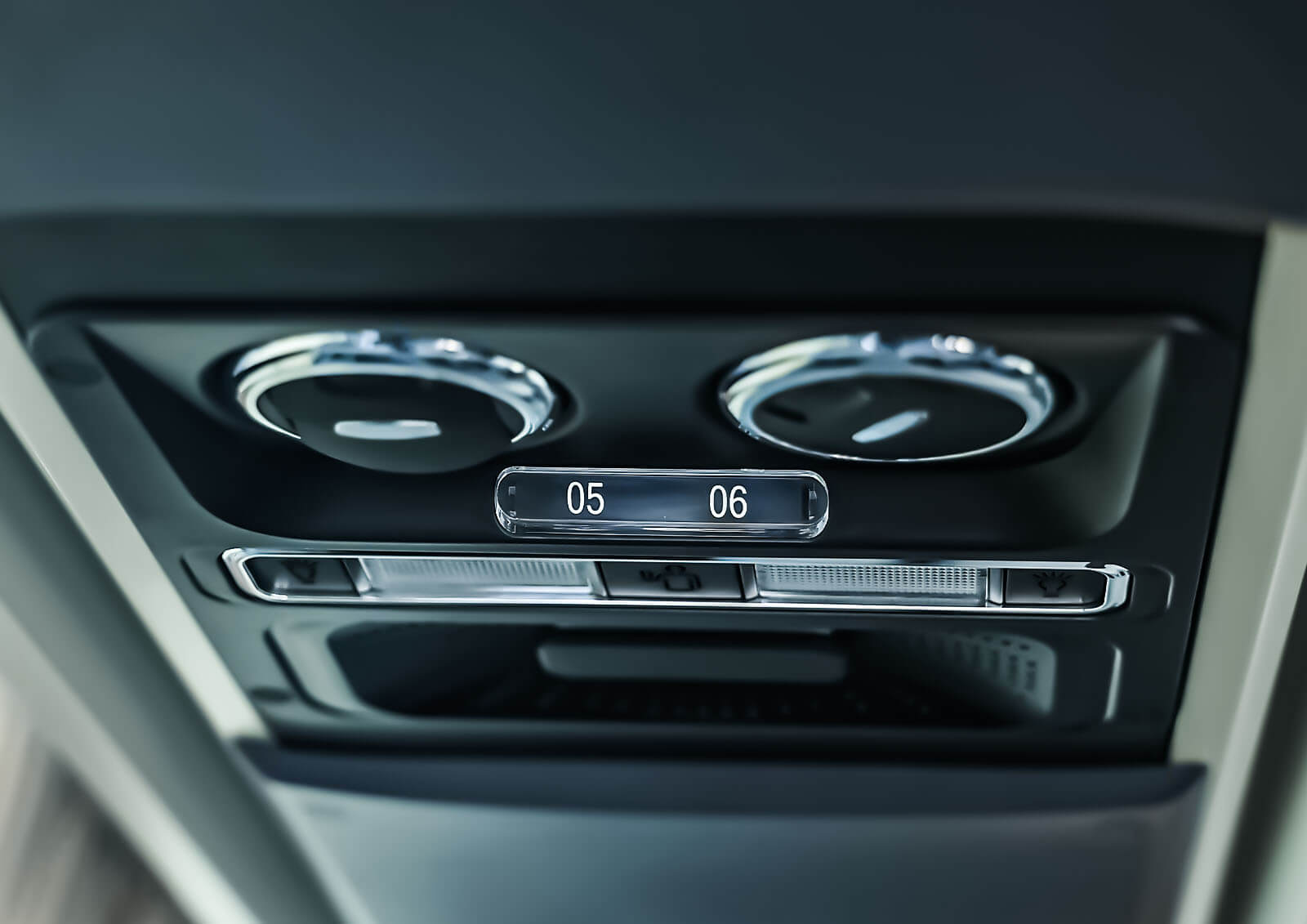 model highlights image 3