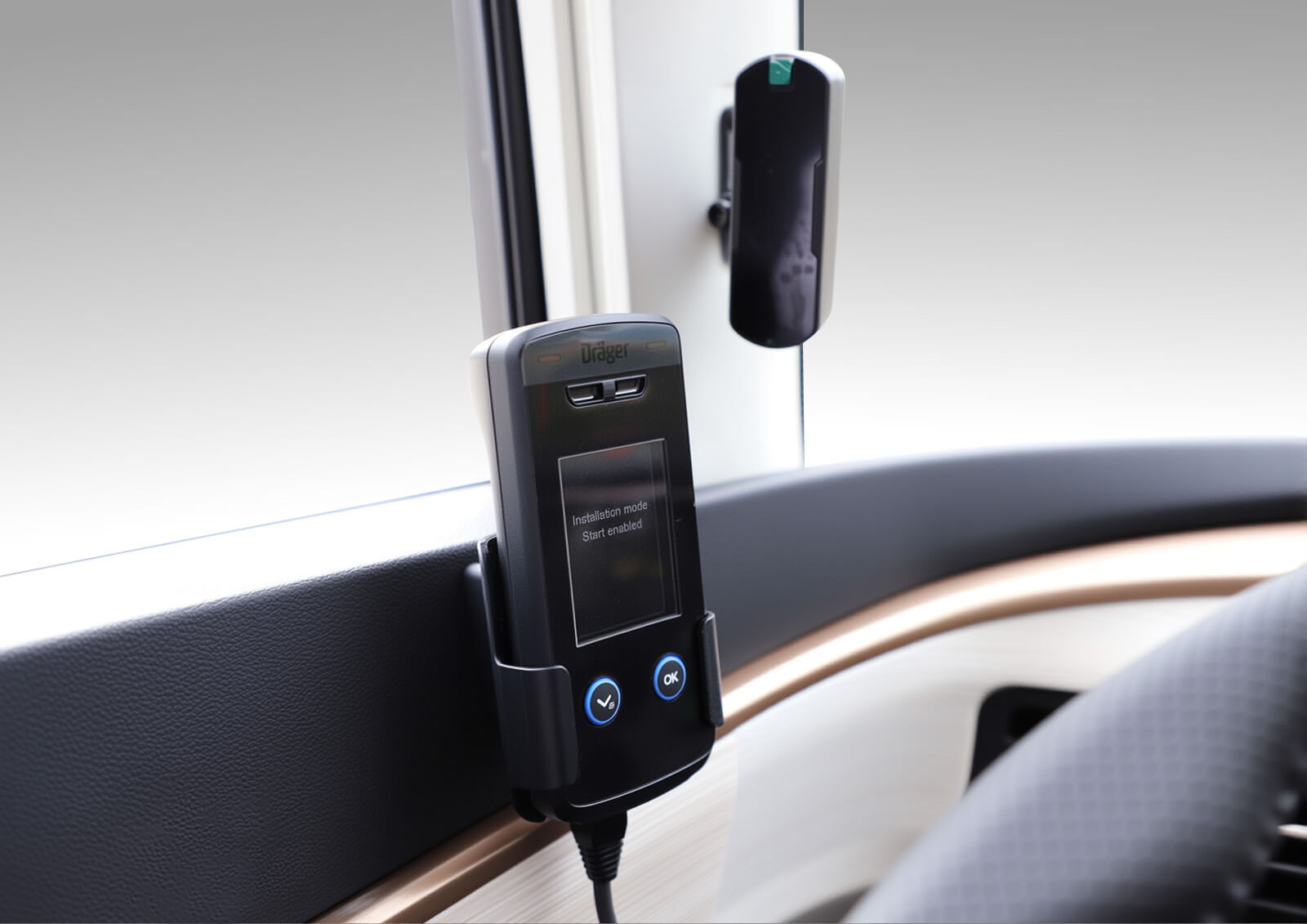 model highlights image 3