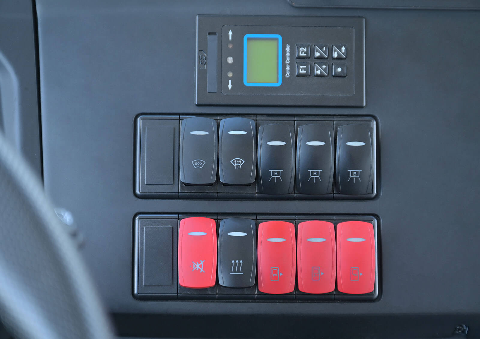 model highlights image 3