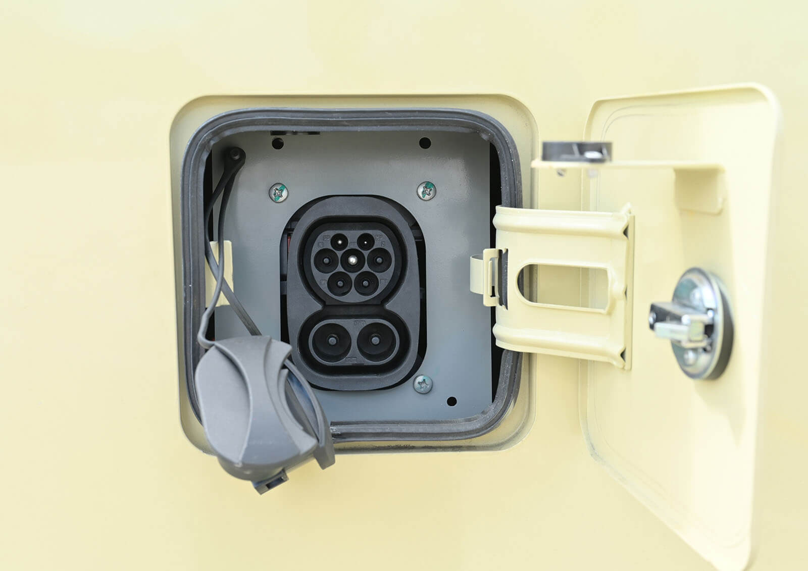 model highlights image 3