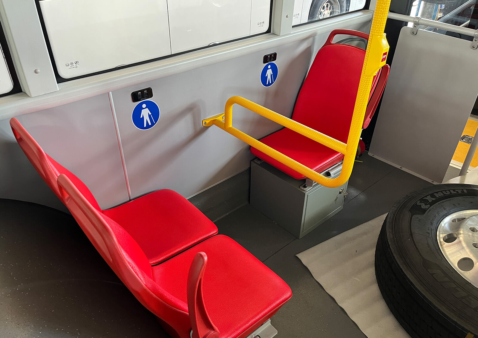 model highlights image 1